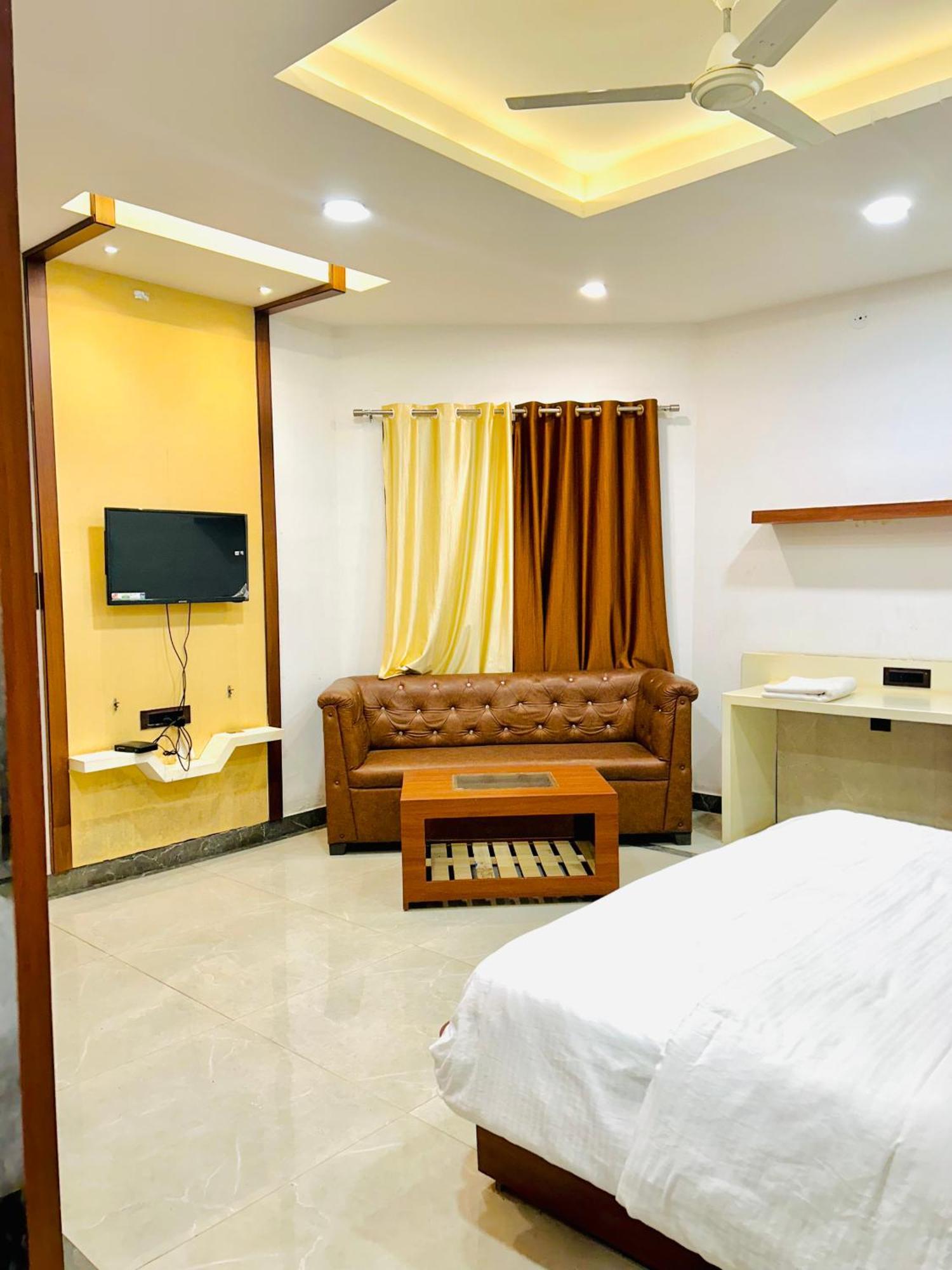 Krishnam Resort Jabalpur Exterior photo